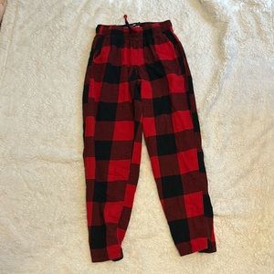 Red and black women’s plaid pajama bottoms